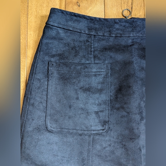 Suede Black Mini Skirt - Old Navy - Picture 2 of 5
